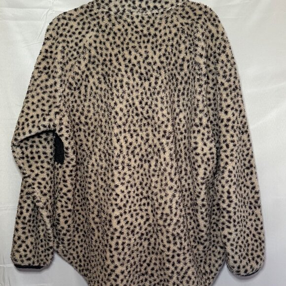 Maurice's Women's Cheetah Sherpa Gray Quilted Snap Front Pullover Plus Size 2X - Picture 2 of 4